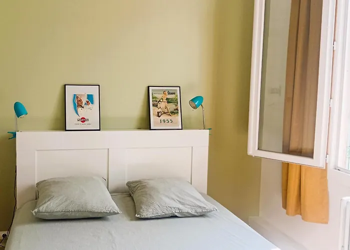 Grande Cosy Avec Kitchenette, Salle De Bain Et Wc Privatif
